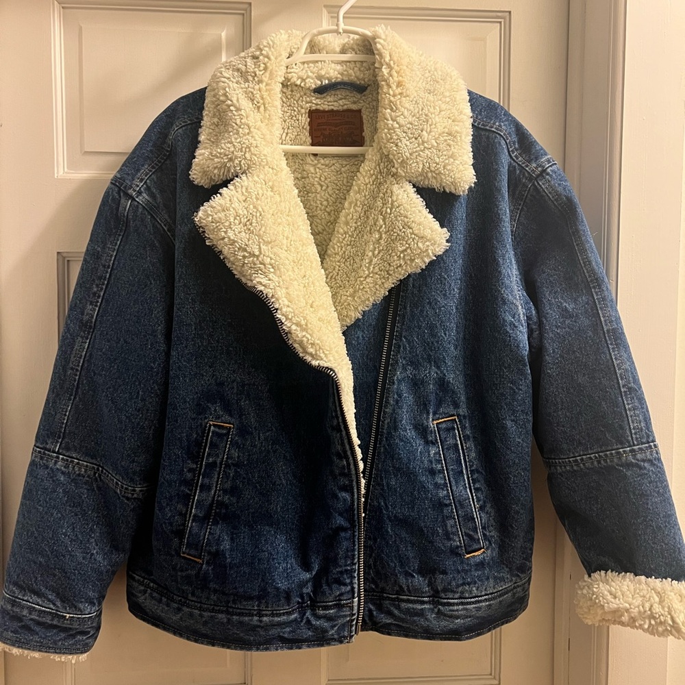 Levi's Cream Sherpa-Lined Jacket with Dark Blue Denim Trim - Picture 7 of 9